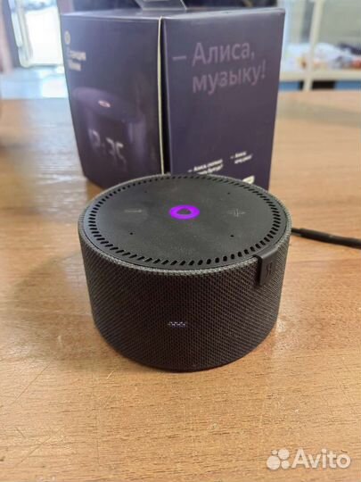 Яндекс станция с часами