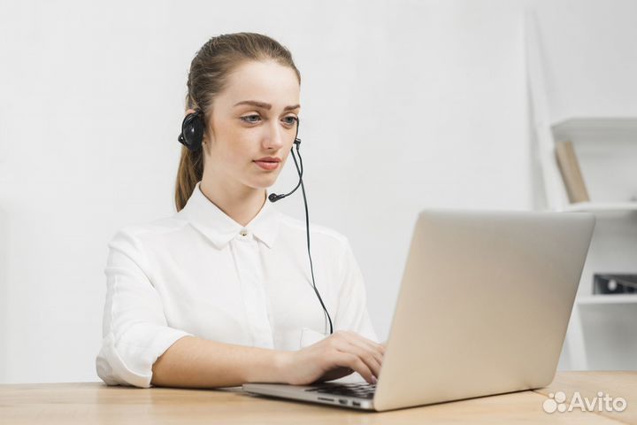 Оператор на телефон