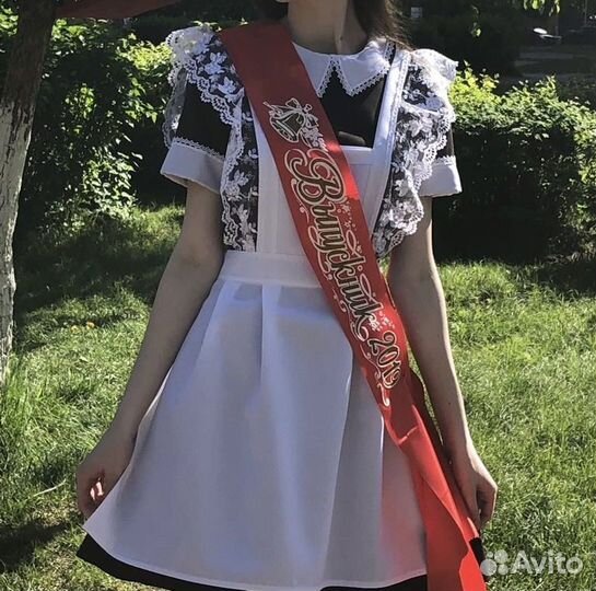 Платье с фартуком