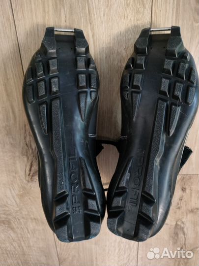 Лыжные ботинки 38