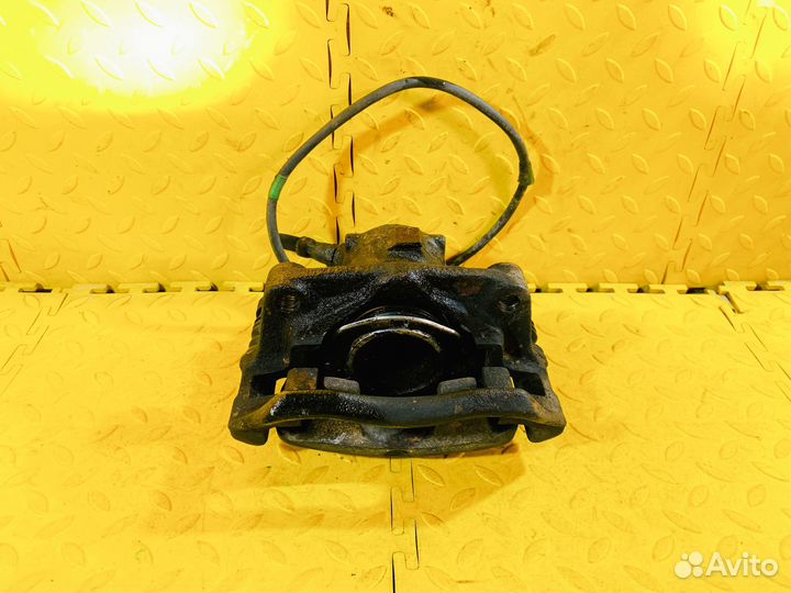 Суппорт тормоз. перед. прав. Mercedes 190 W201