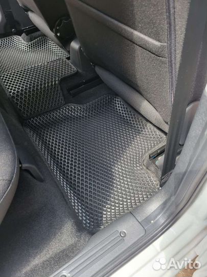 Коврики эва на лада гранта с бортами и 3D лапкой