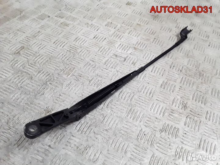 Поводок стеклоочистителя левый VW Caddy 2