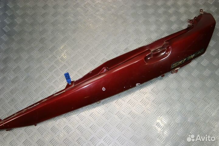 Пластик боковой Suzuki Skywave 250, CJ43A