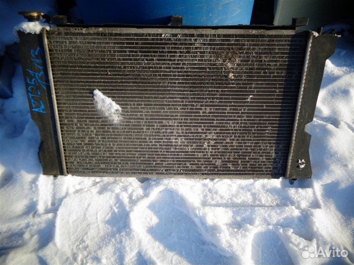 Радиатор Toyota Avensis AZT251 2AZ-FSE