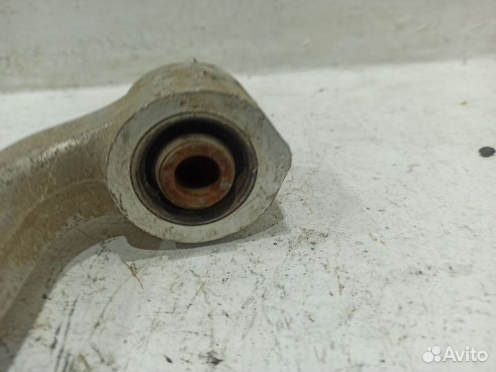 Рычаг задний верхний левый