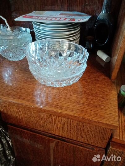 Салатницы хрустальные и пепельницы