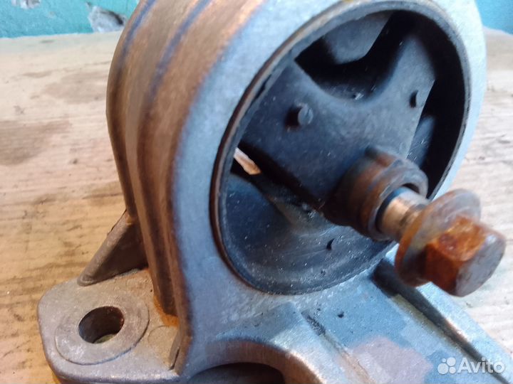 Опора подушка кпп левая Chery Fora A21