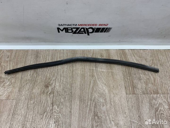 Уплотнитель радиатора Mercedes W221 S 221