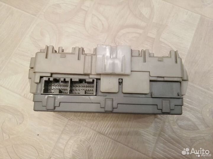 Блок предохранителей салона Mitsubishi Airtrek