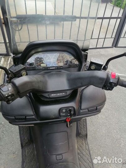 Максискутер Сузуки skywave 400