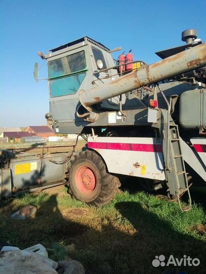 Комбайн Нива-Сельхозтехника СКА-5, 2010