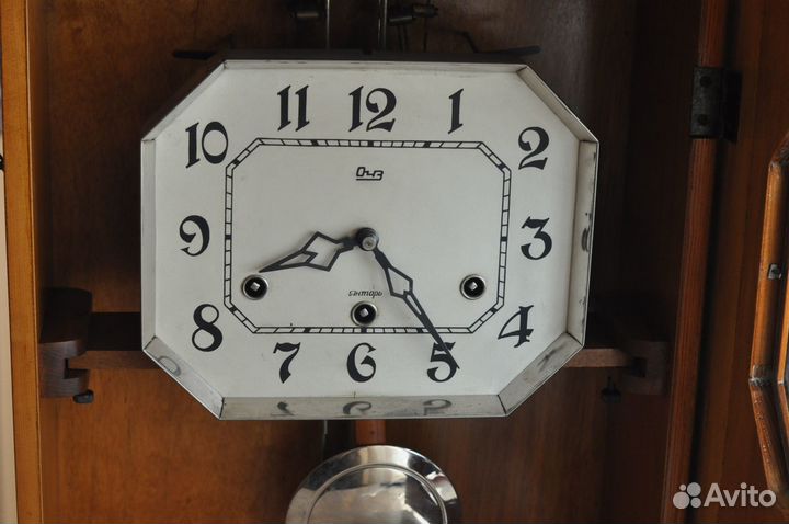 Старинные четвертные настенные часы очз- Янтарь