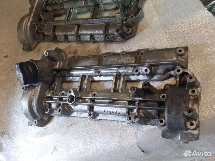 Клапанная крышка Mercedes