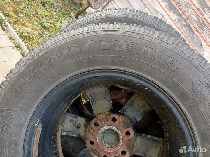 Goodyear UltraGrip 500 265/65 R17 112T