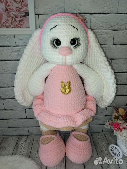 Вязаная Зайка. Игрушка ручной работы