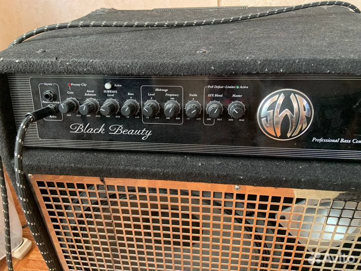 Басовый комбоусилитель SWR Black Beauty комбик
