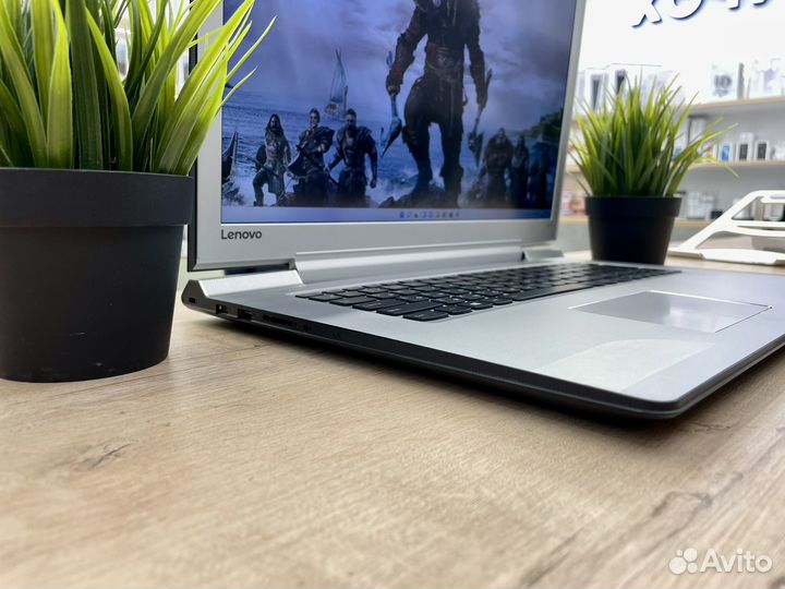 Ноутбук Lenovo 17