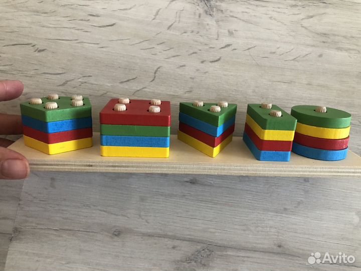 Развивающие игрушки. Сортер деревянный. Фигуры