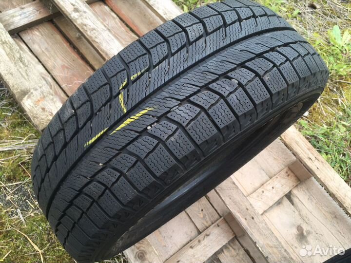 Michelin X-Ice XI2 205/60 R16