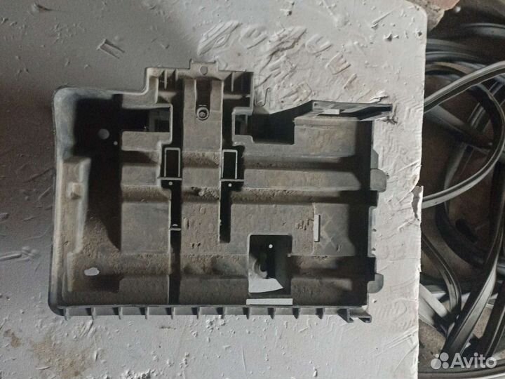 Площадка под аккумулятор Опель мерива а