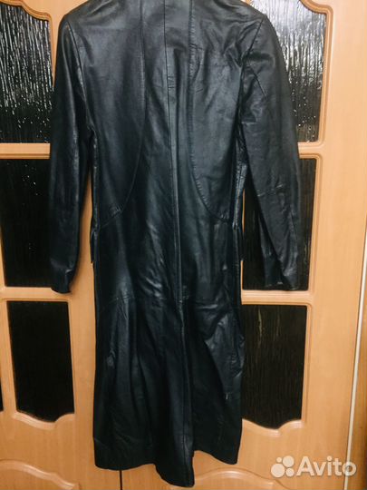 Кожаный плащ женский