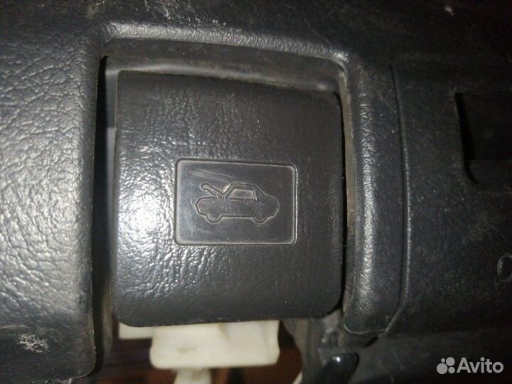 Ручка открывания капота Toyota Corolla E150 1zrfe