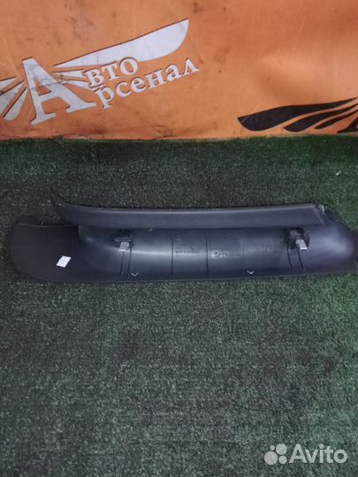 Обшивка двери багажника Volkswagen Touareg