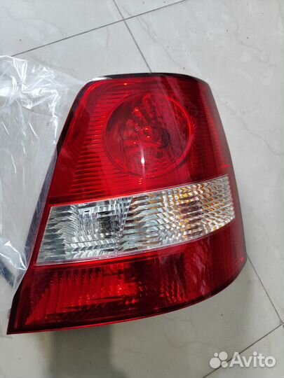 Фонарь задний правый Kia Sorento BL 2002-2009