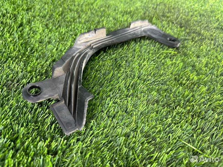 Кронштейн салонного фильтра передний левый Bmw X5