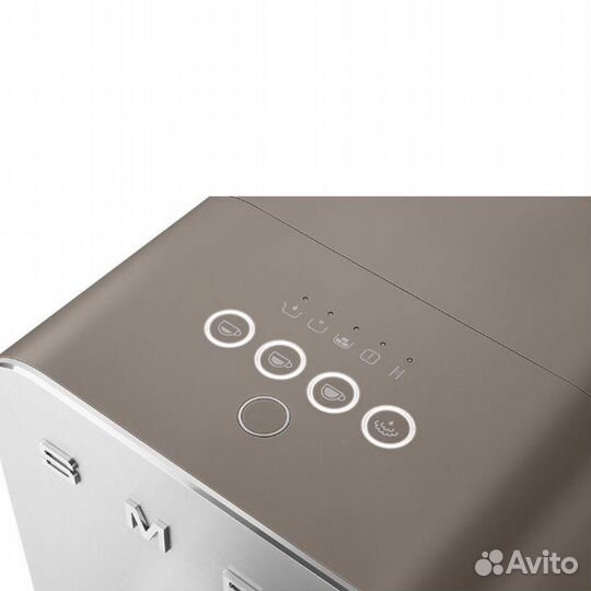 Автоматическая кофемашина Smeg BCC02, серо-коричне