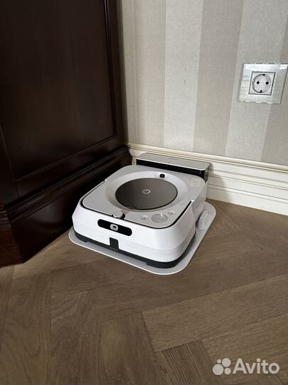 Робот пылесос моющий iRobot Braava Jet m6