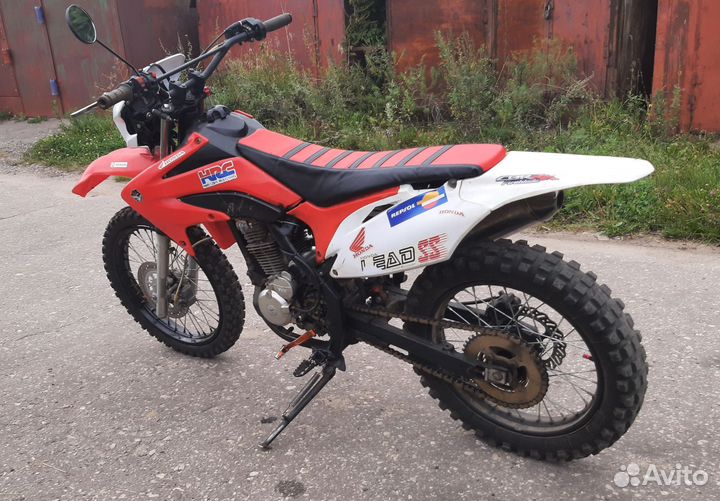 Кросовый мотоцикл