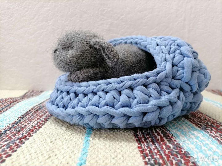 Вязаный зайчонок (заяц)