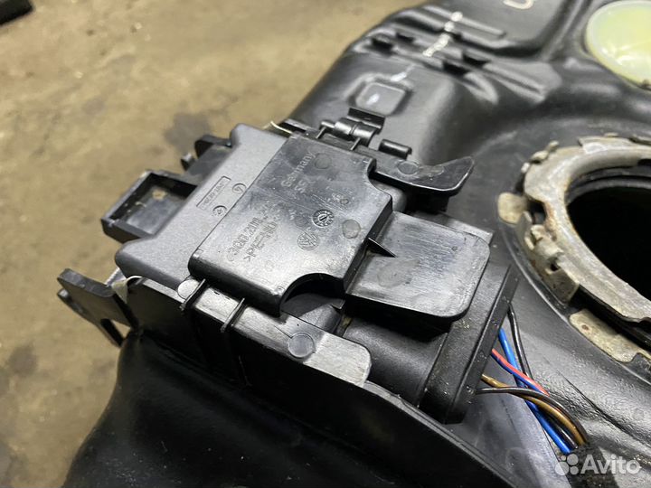 Блок управления топливным насосом Skoda Octavia A7
