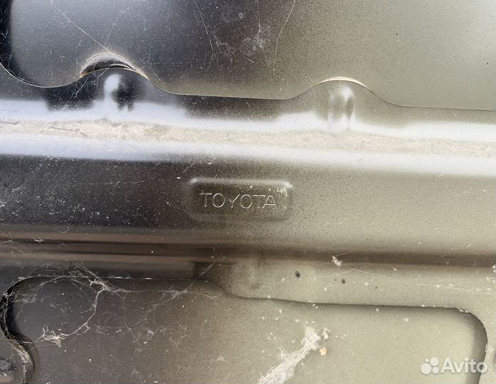 Toyota land cruiser 200 капот