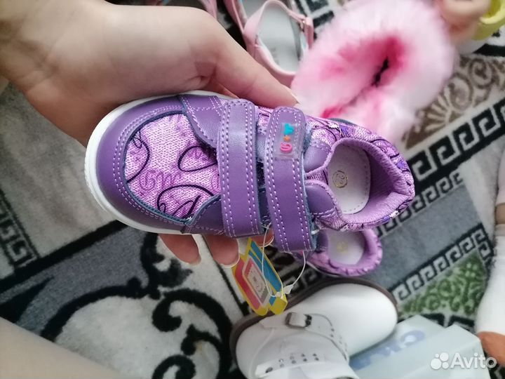 Кроссовки для девочки 22 размер