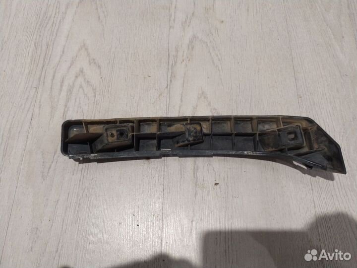 Кронштейн крепление бампера Geely emgrand EC7 Прав