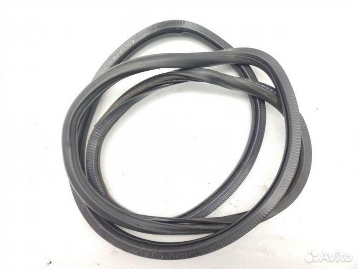 Уплотнитель проема двери передний левый Skoda