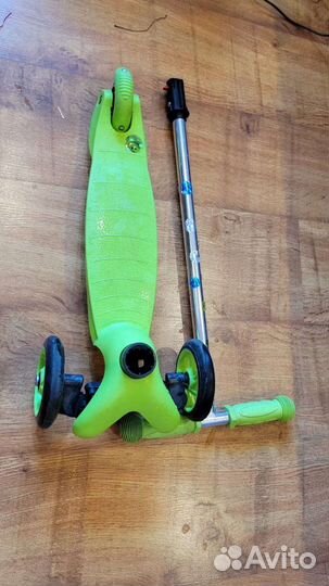 Самокат Smiley зеленый