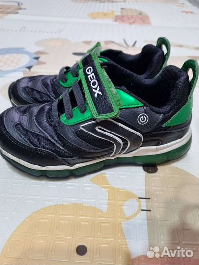 Кроссовки geox 31
