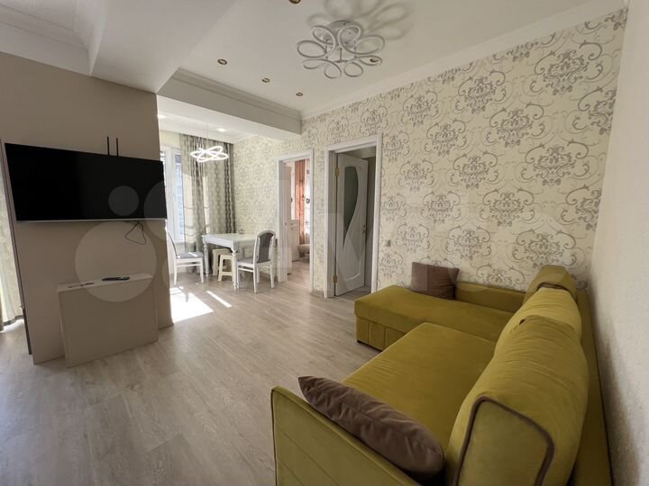 2-к. квартира, 70 м², 3/13 эт.