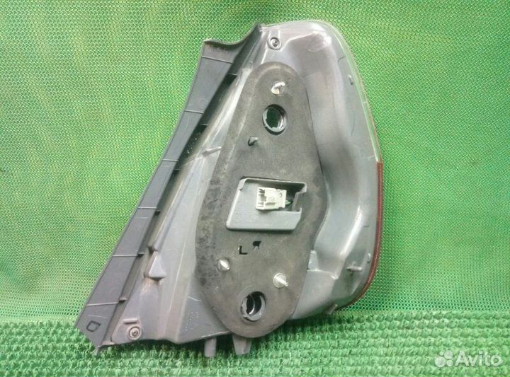 Фонарь задний левый Honda Fit GD1 L13A 2001 - 2008