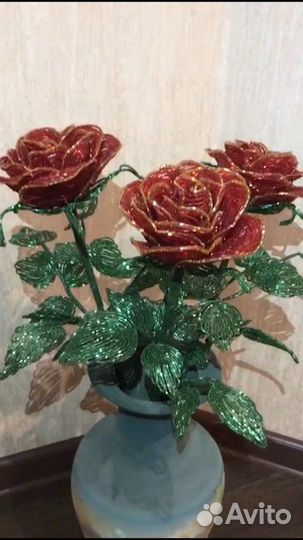 Напольная изящная ваза