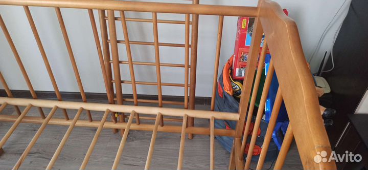 Детская кроватка