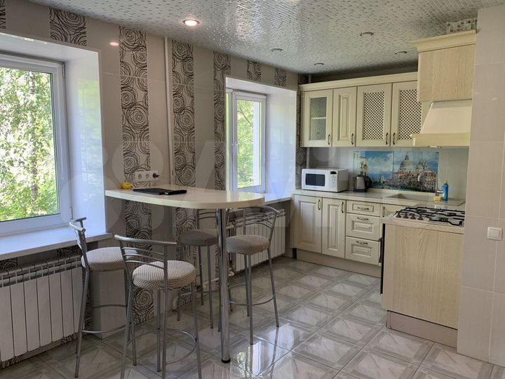 2-к. квартира, 56 м², 2/5 эт.