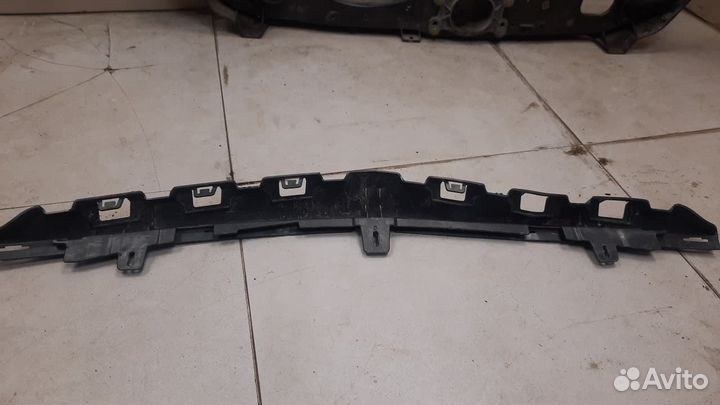 Кронштейн переднего бампера Mercedes-Benz C-class