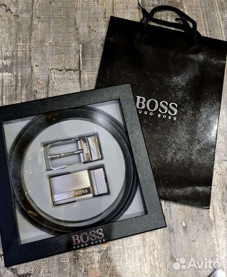 Ремень б0сс новый с двумя пряжками