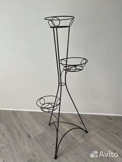 Подставка под цветы металлическая