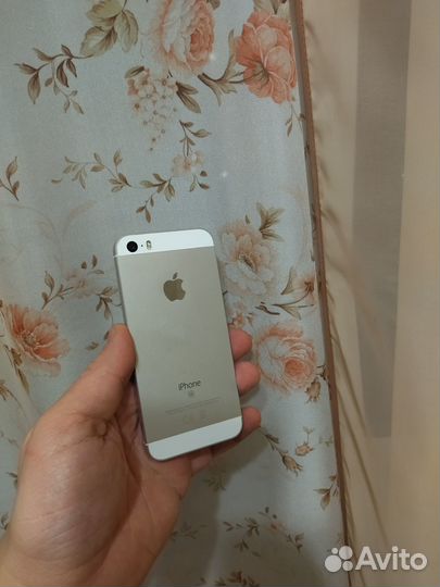iPhone SE, 128 ГБ